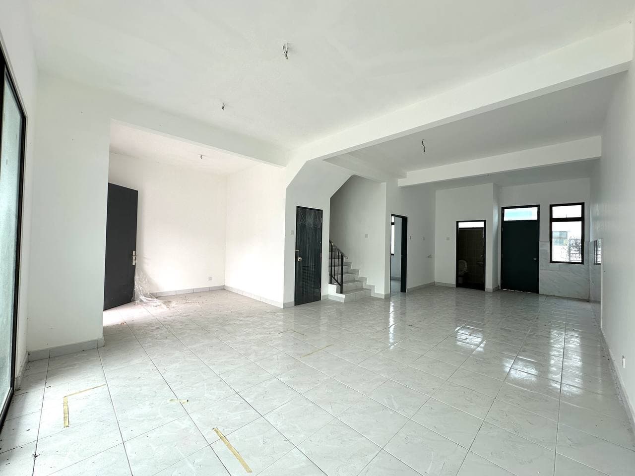 Double Storey Terrace Austin Duta 3