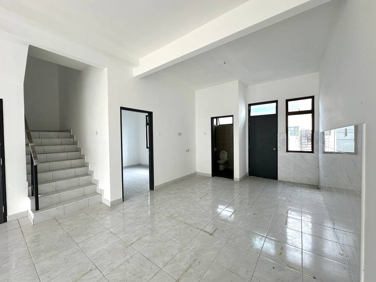 Double Storey Terrace Austin Duta 9