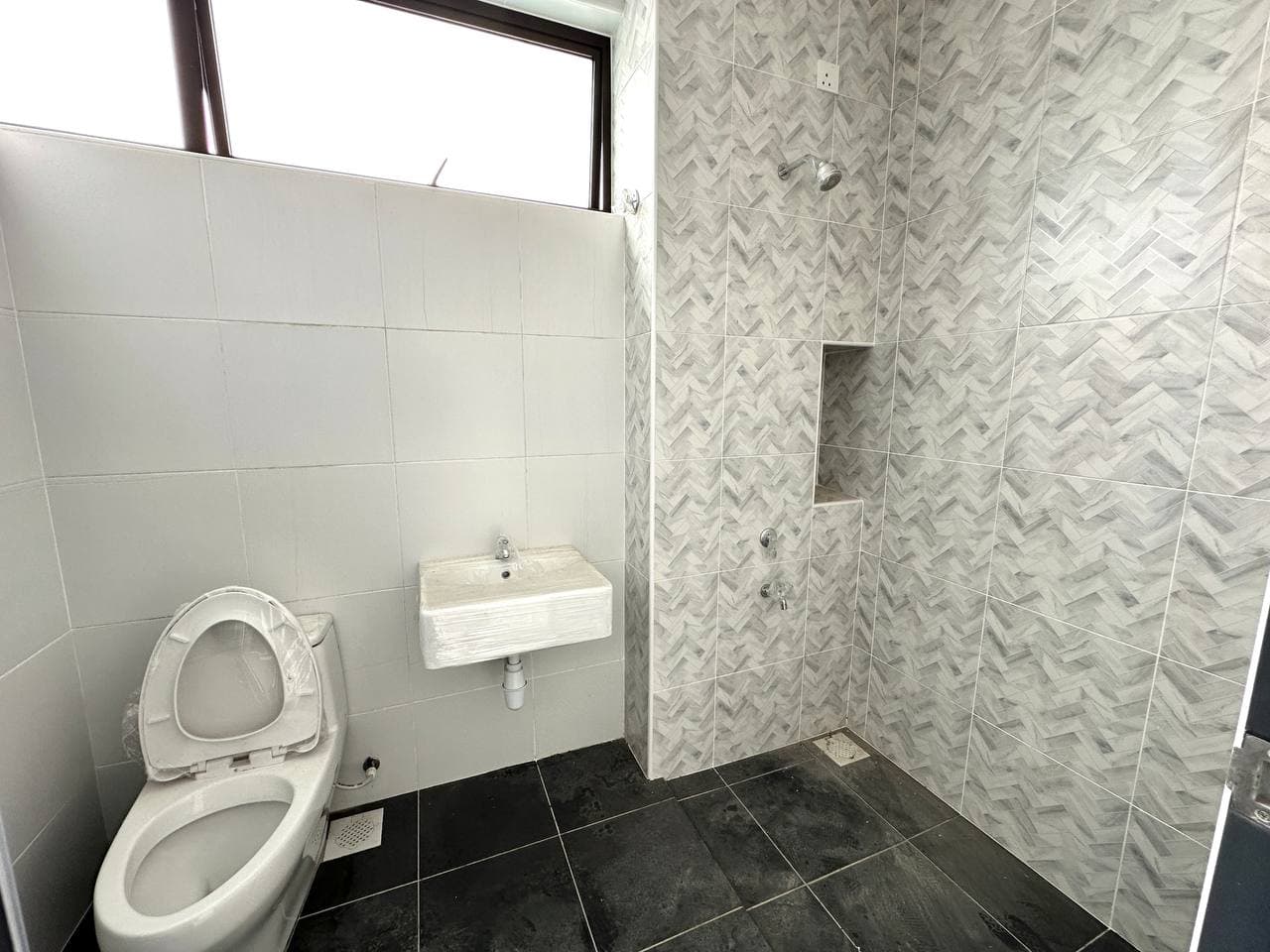 Double Storey Terrace Austin Duta 13