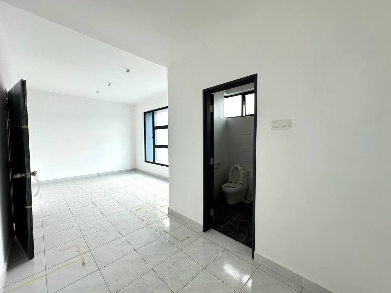 Double Storey Terrace Austin Duta 14