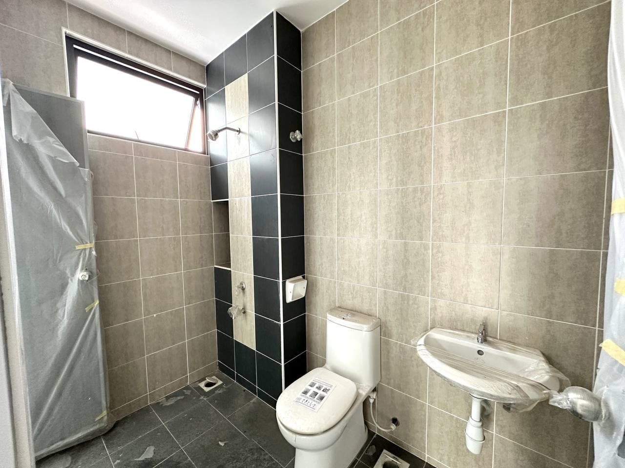 Double Storey Terrace Austin Duta 16