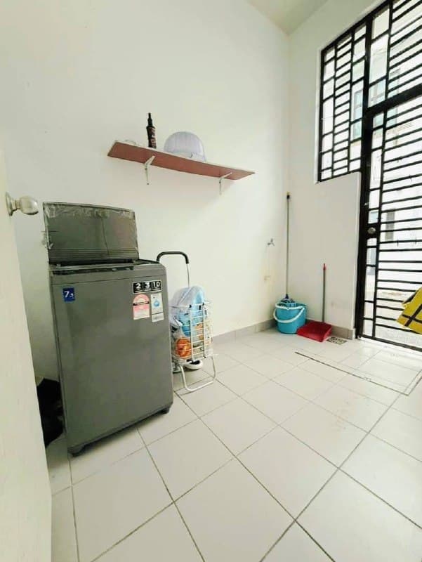 Double Storey Terrace House Dahlia Seri Austin 10