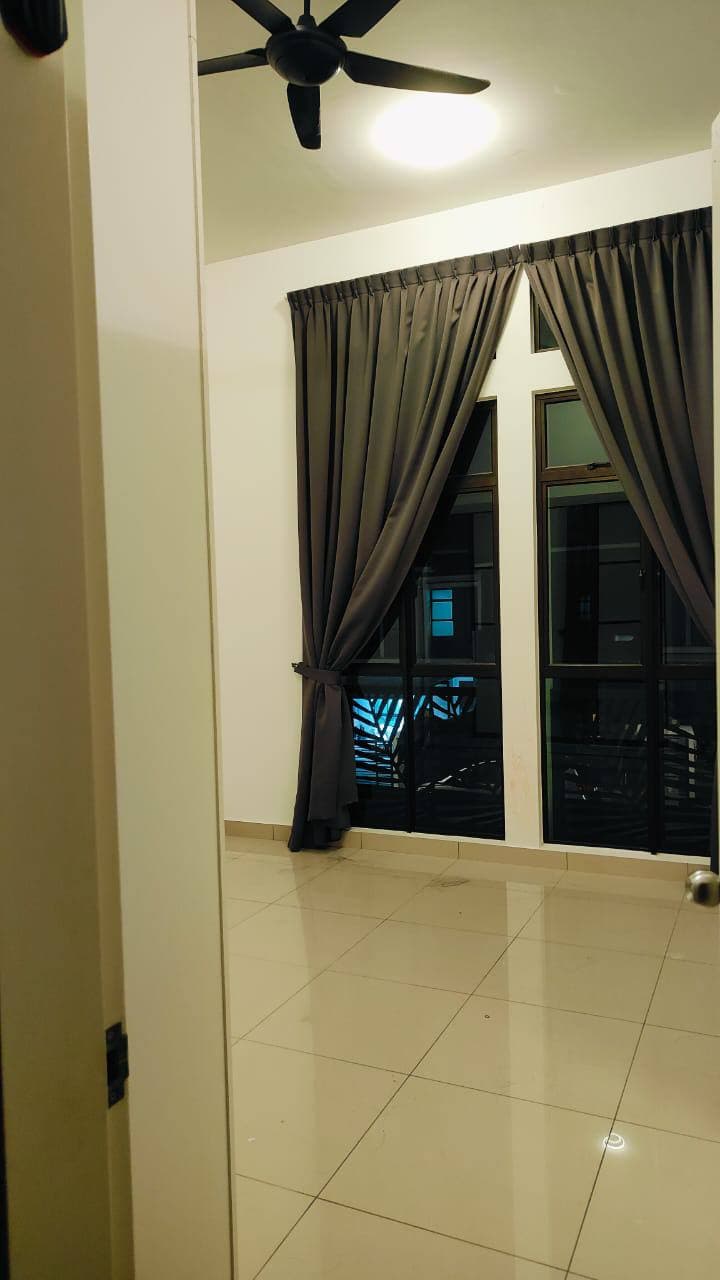 Double Storey Terrace House Dahlia Seri Austin 12