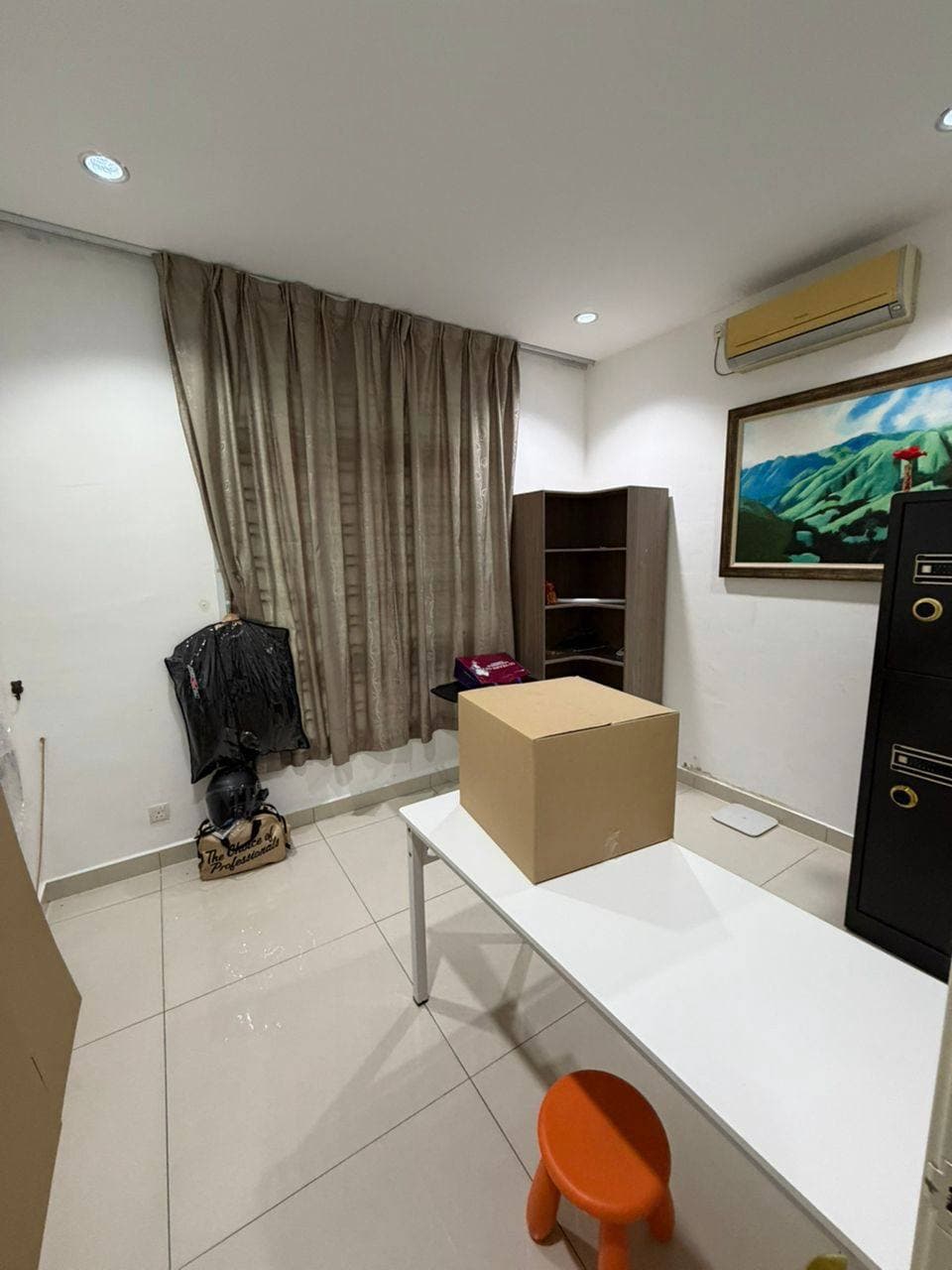 Double storey cluster corner Kempas Height 8