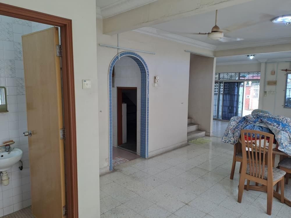 Double storey Semi D Taman Pelangi 2