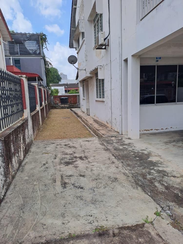 Double storey Semi D Taman Pelangi 9