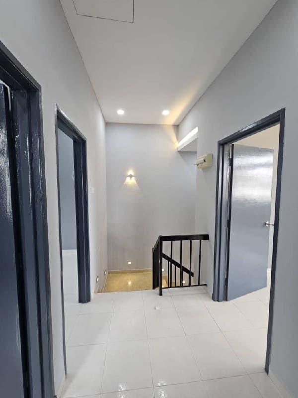 End Lot Bukit Indah 18