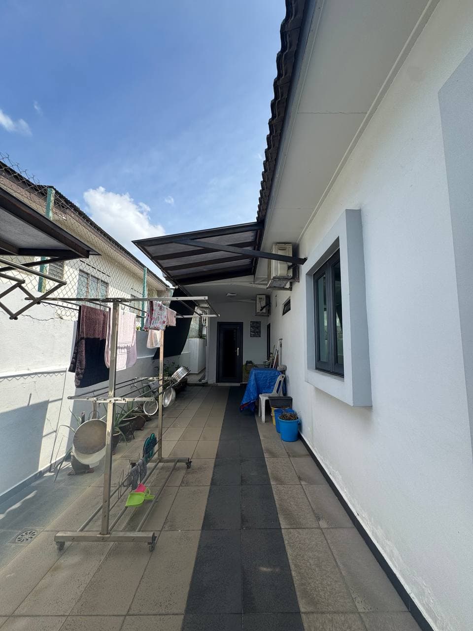One storey Semi-D Tmn Sri Tebrau 9