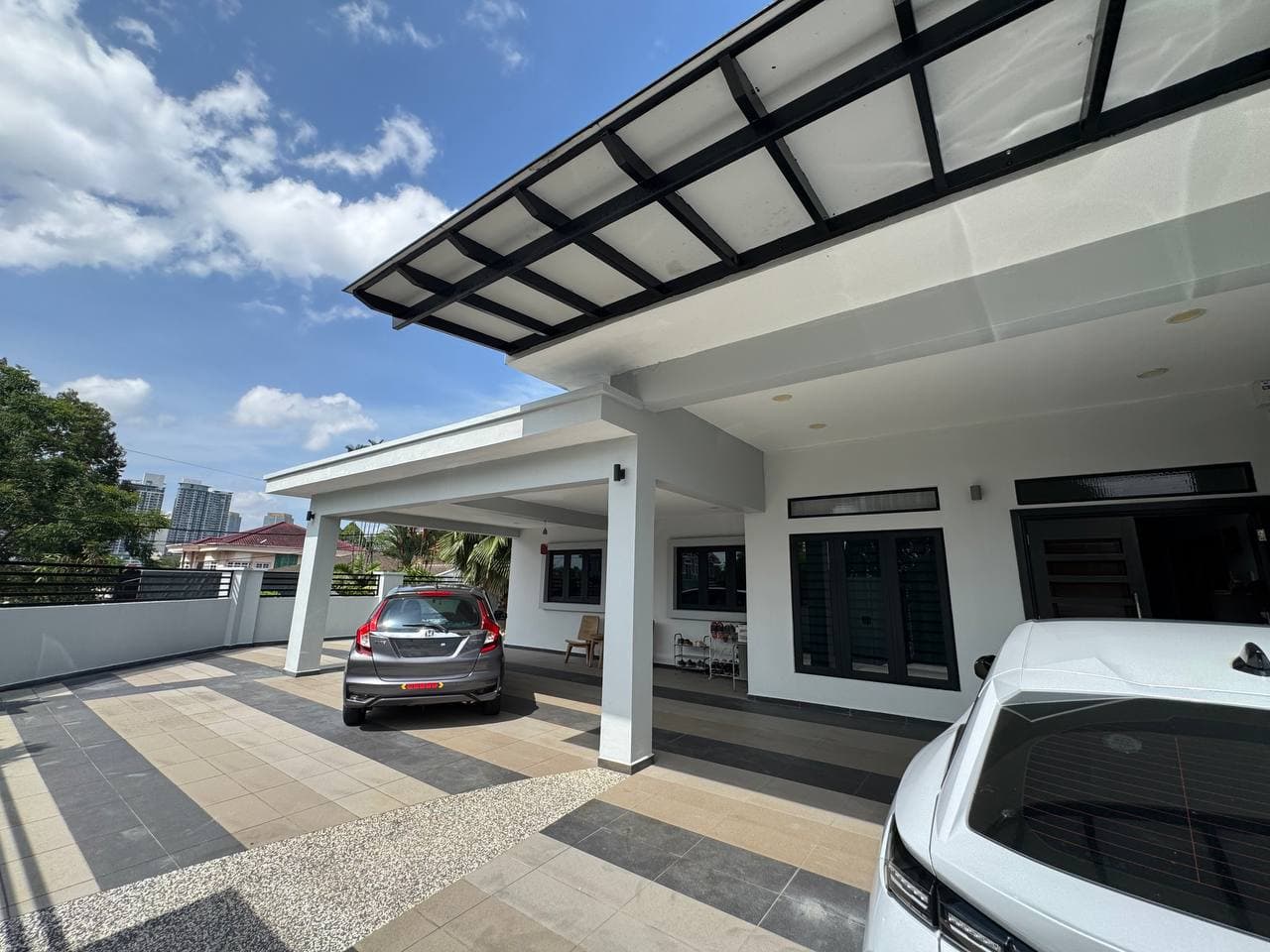 One storey Semi-D Tmn Sri Tebrau 14