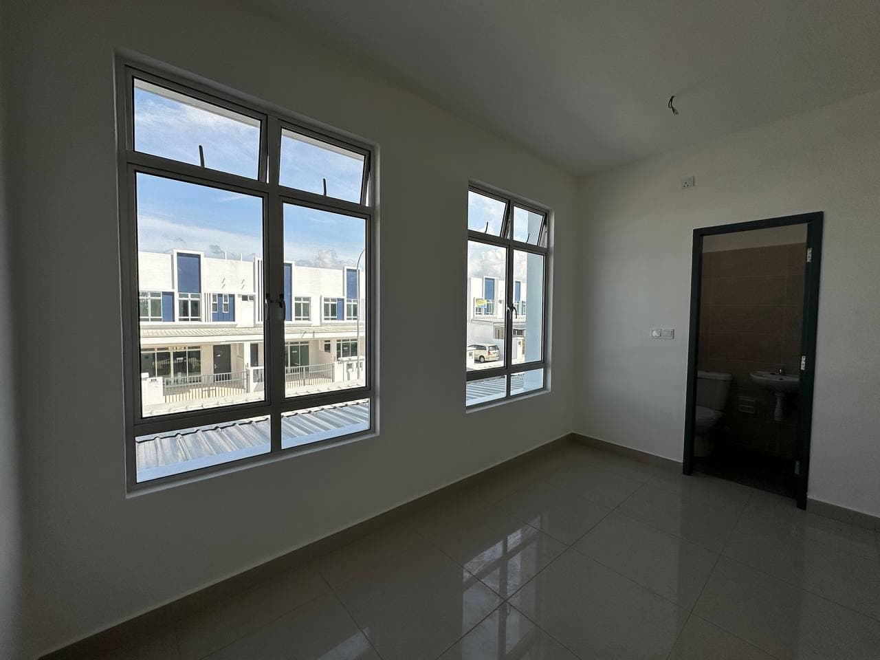 Double Storey Terrace Bandar Dato Onn 16