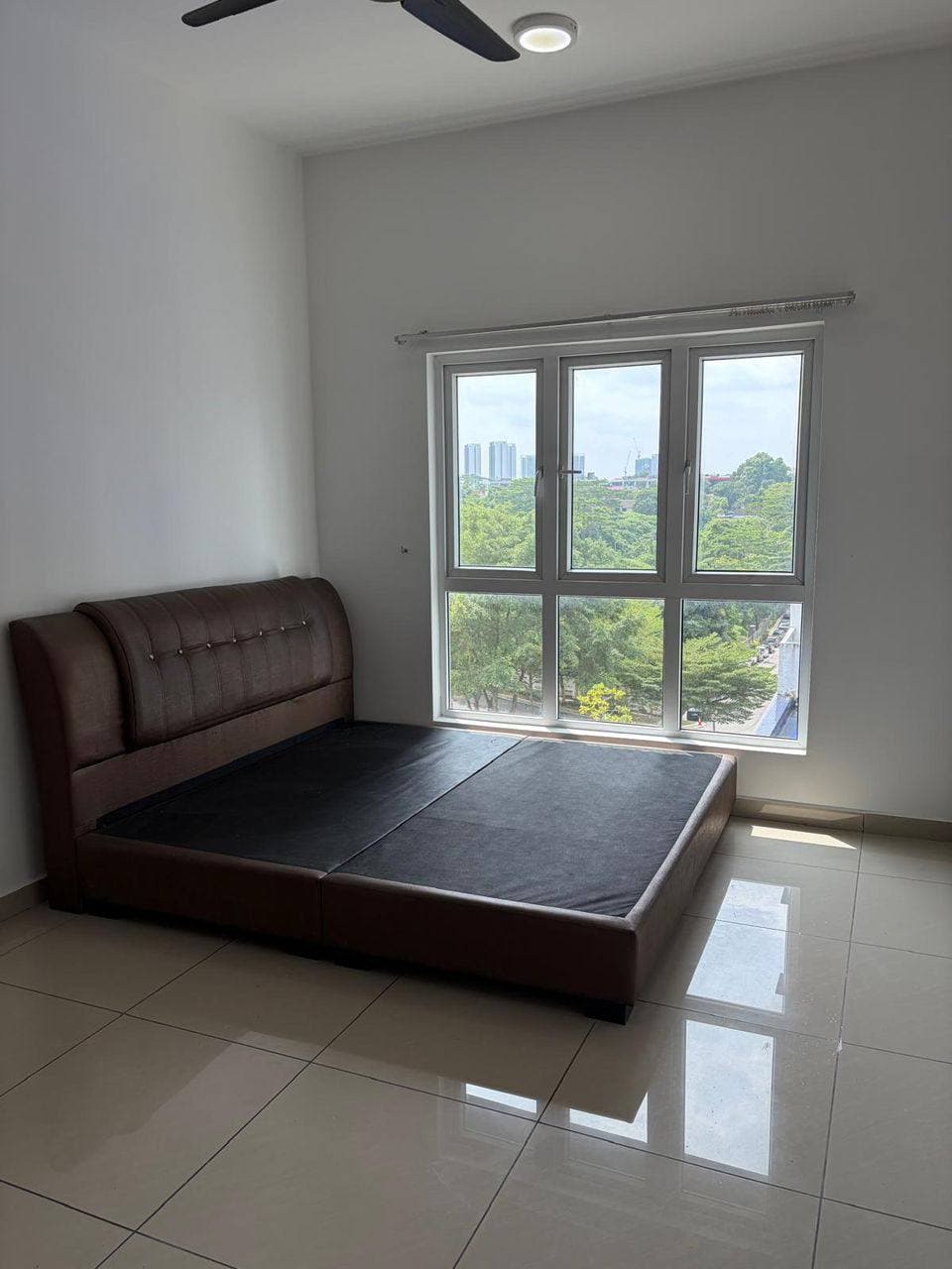 Season Luxury Apartment Larkin 6