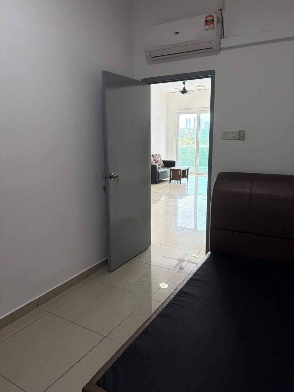 Season Luxury Apartment Larkin 8