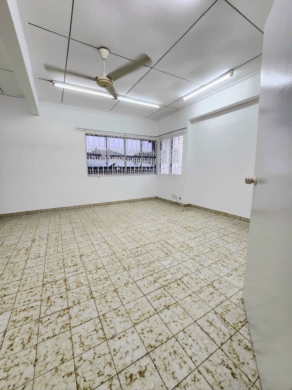 Double Storey Semi-D Taman Pelangi 6