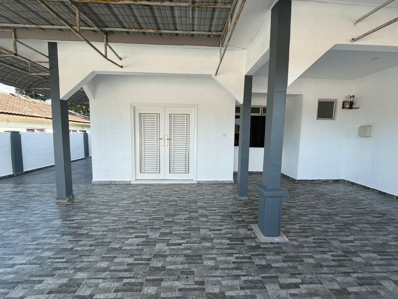 Single storey Semi-D Jalan Dedaru 2