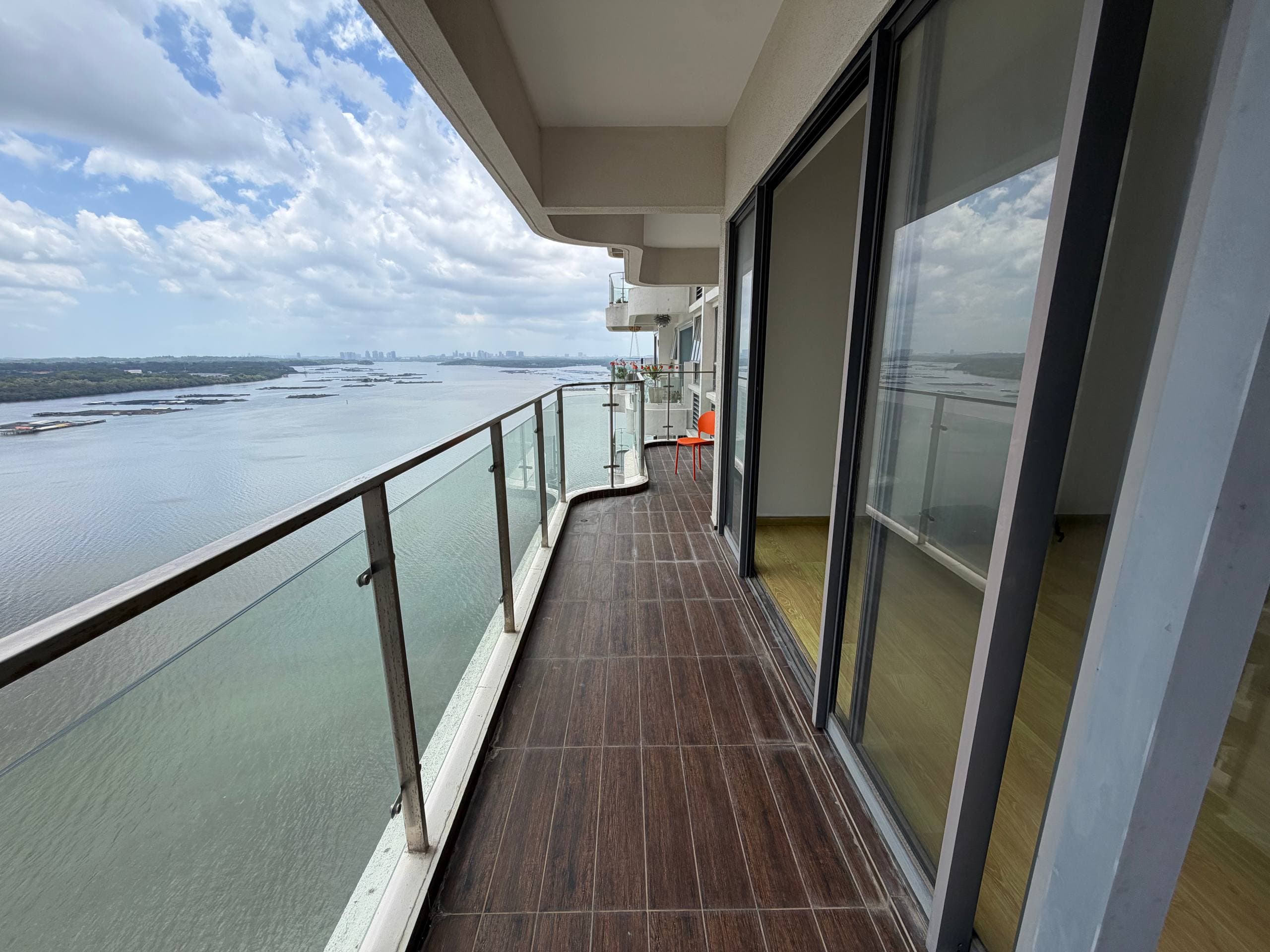 Condo Country Garden Danga Bay 12