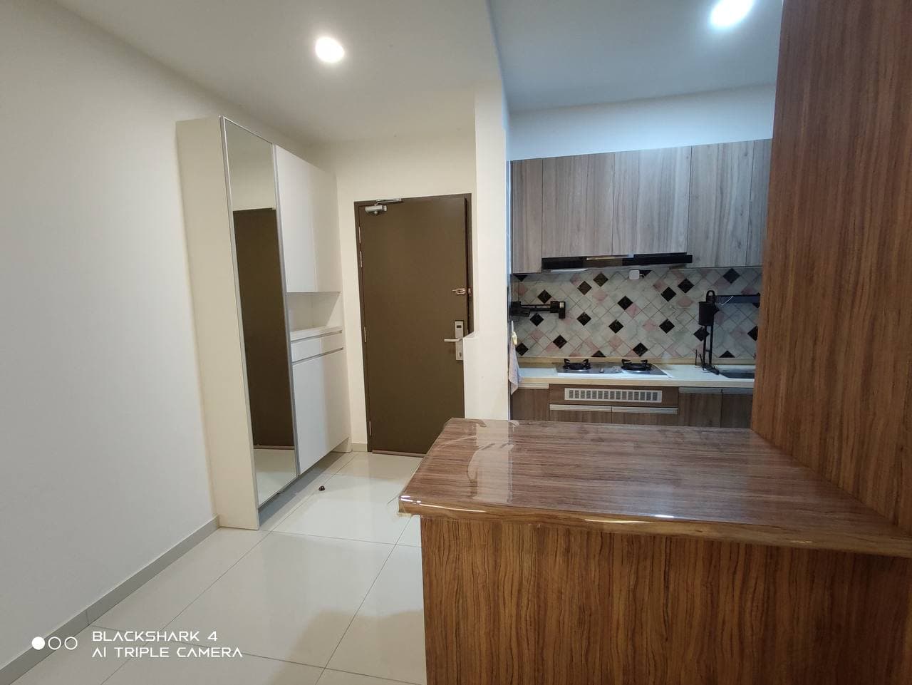 Service Apartment Central Park 3