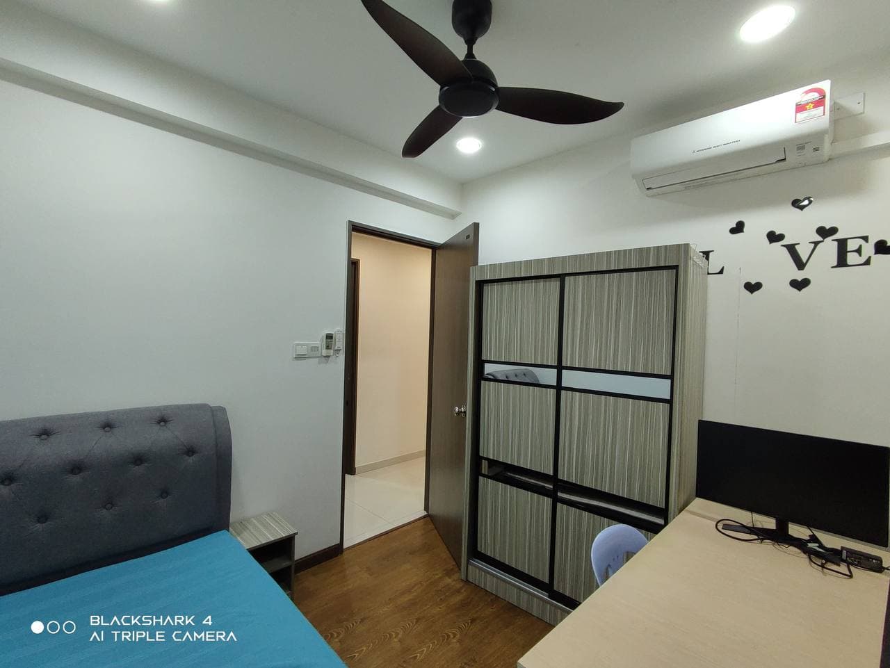 Service Apartment Central Park 7