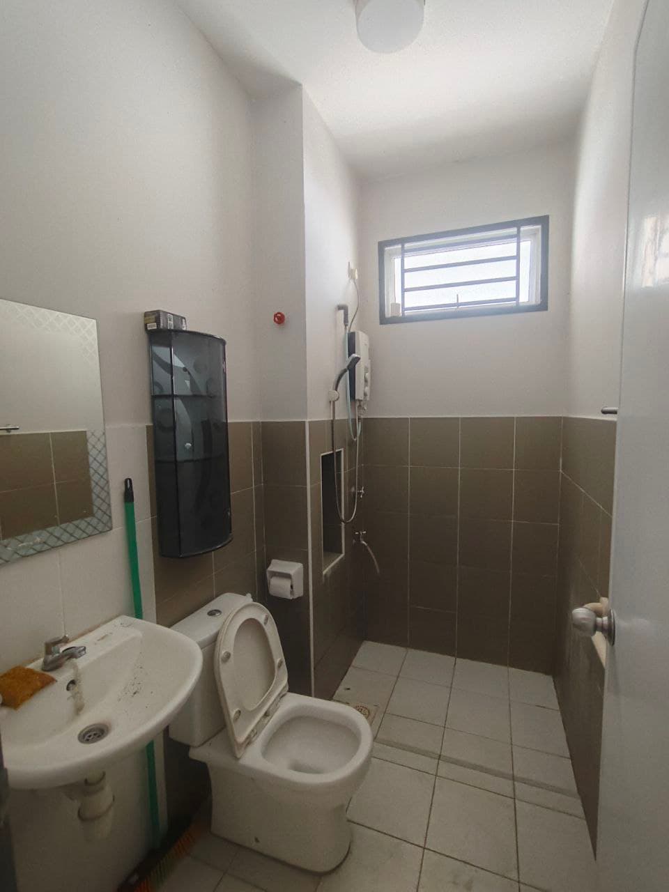 Double Storey Terrace Taman Tropika 13