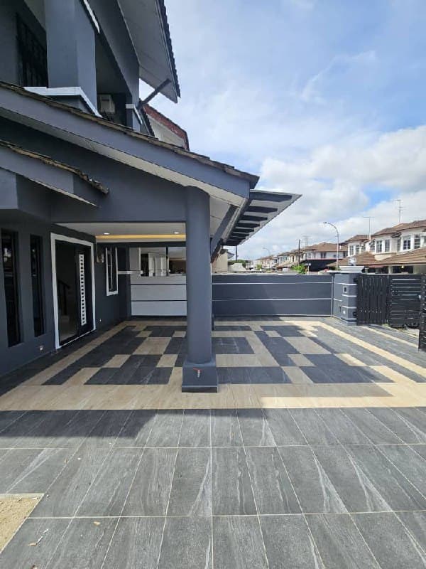 End Lot Bukit Indah 19