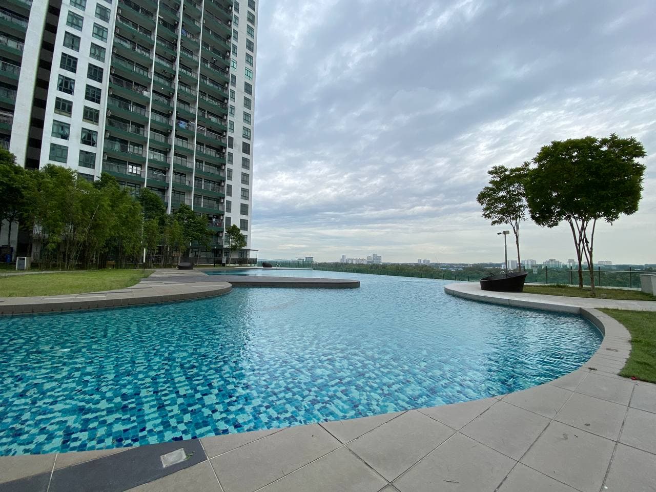 Condo 8scape Residences – photo 1