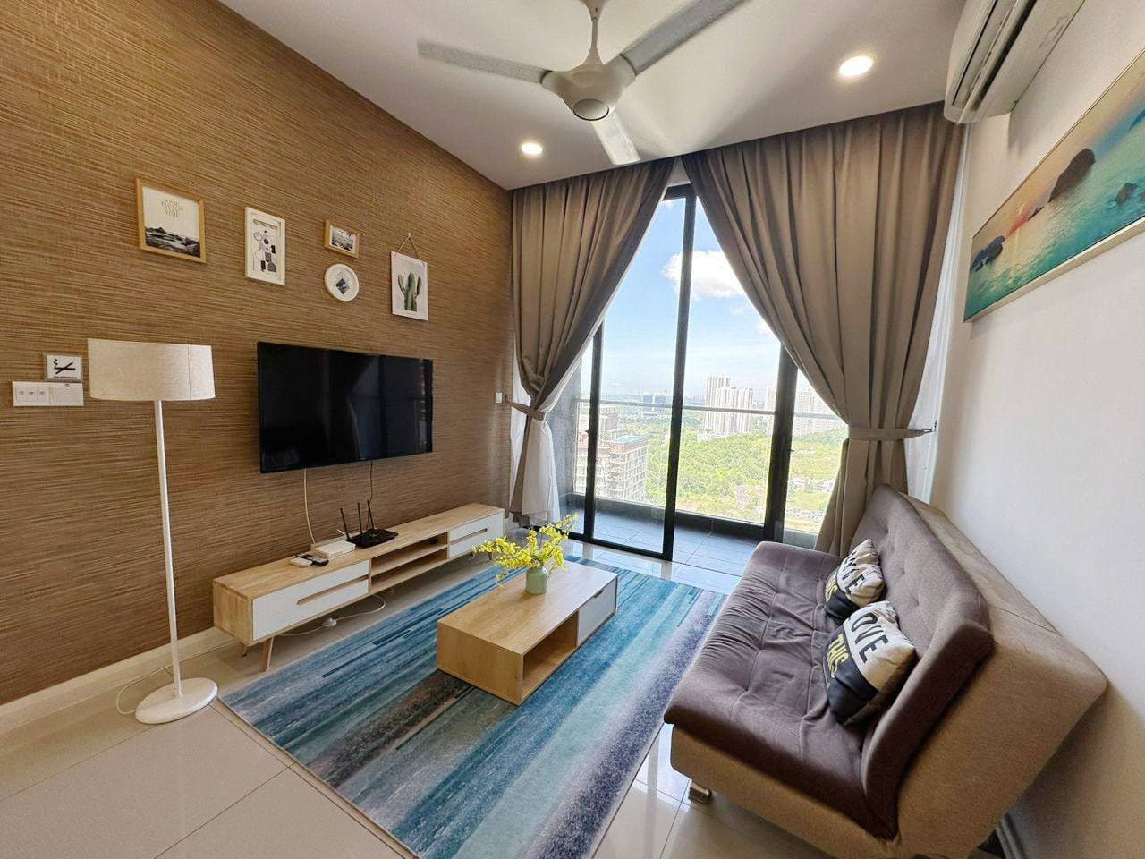 Condominium Medini 4