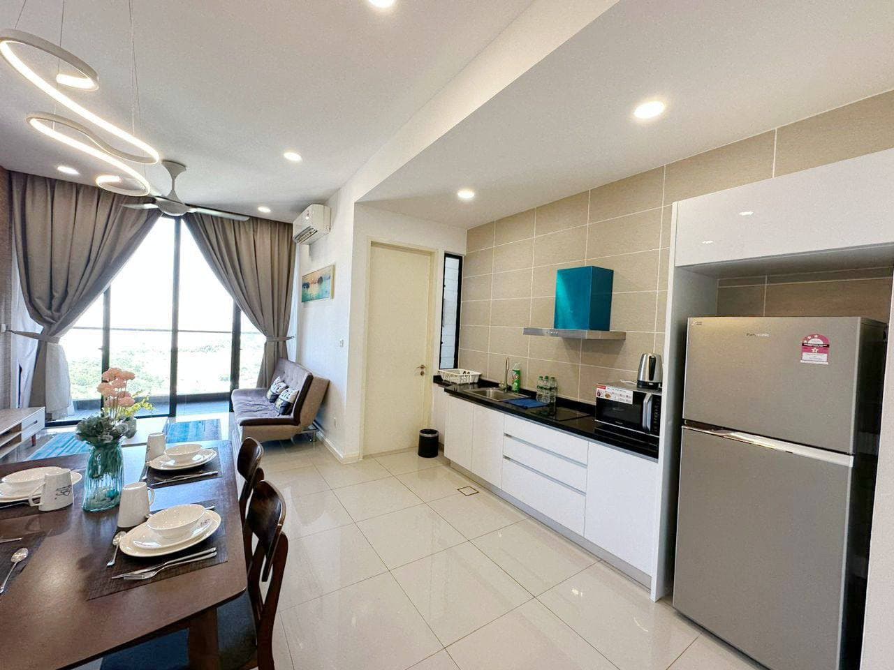 Condominium Medini 6