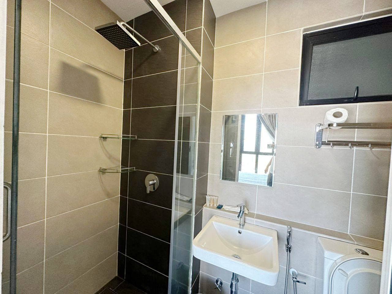 Condominium Medini 8