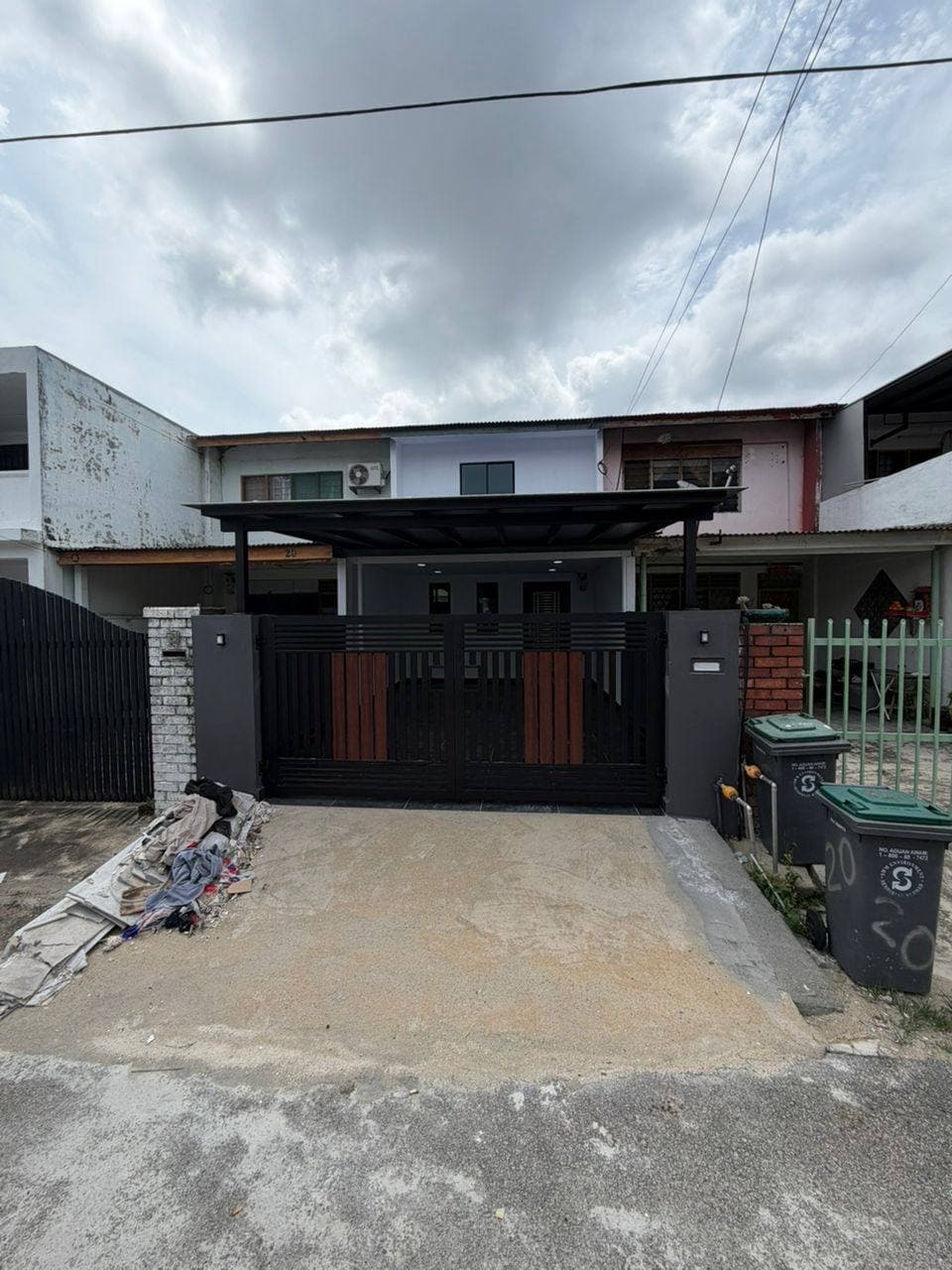 Double storey low cost Taman Johor Jaya – photo 1