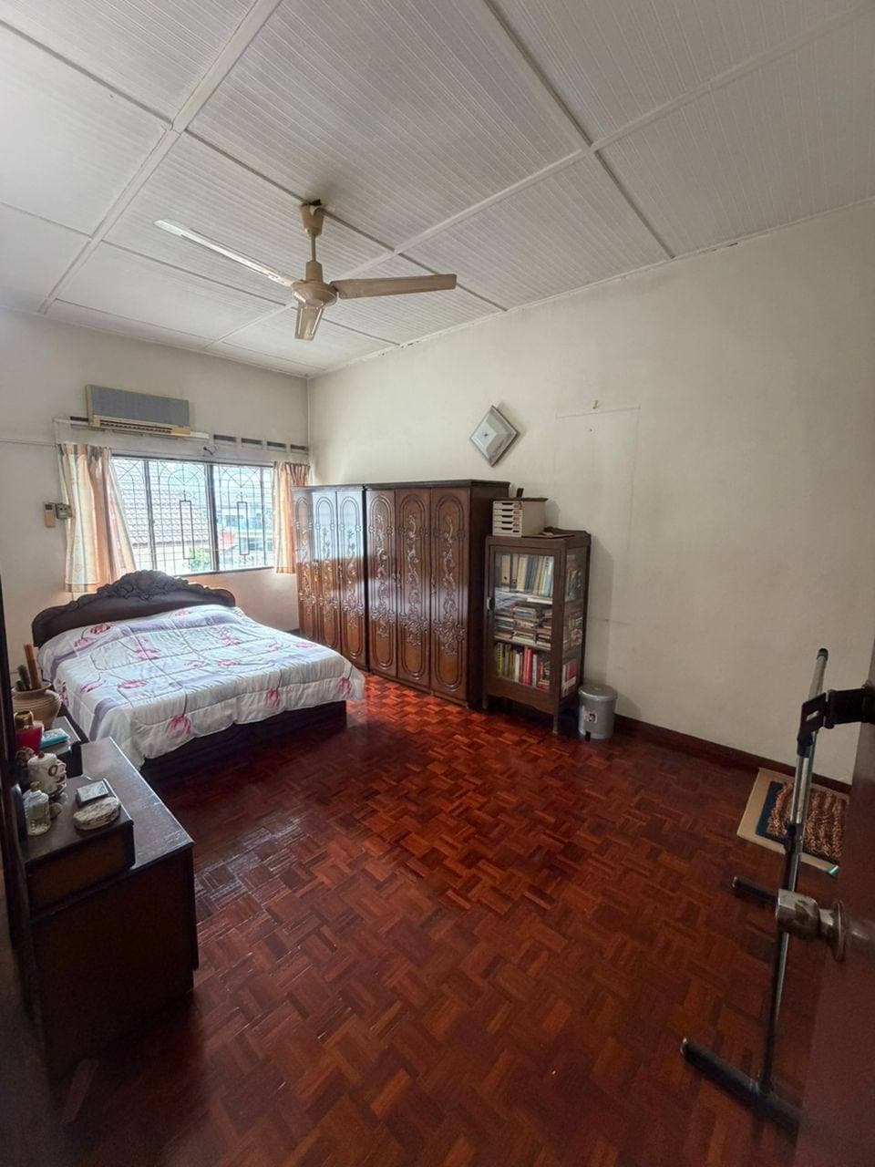 1.5 storey semi-D Serene Park 11