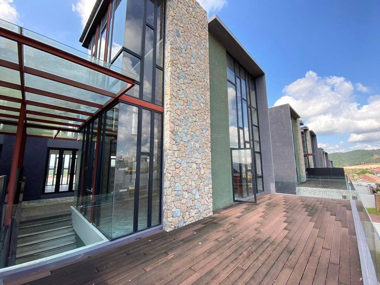 Semi-D Kangkar Pulai 18