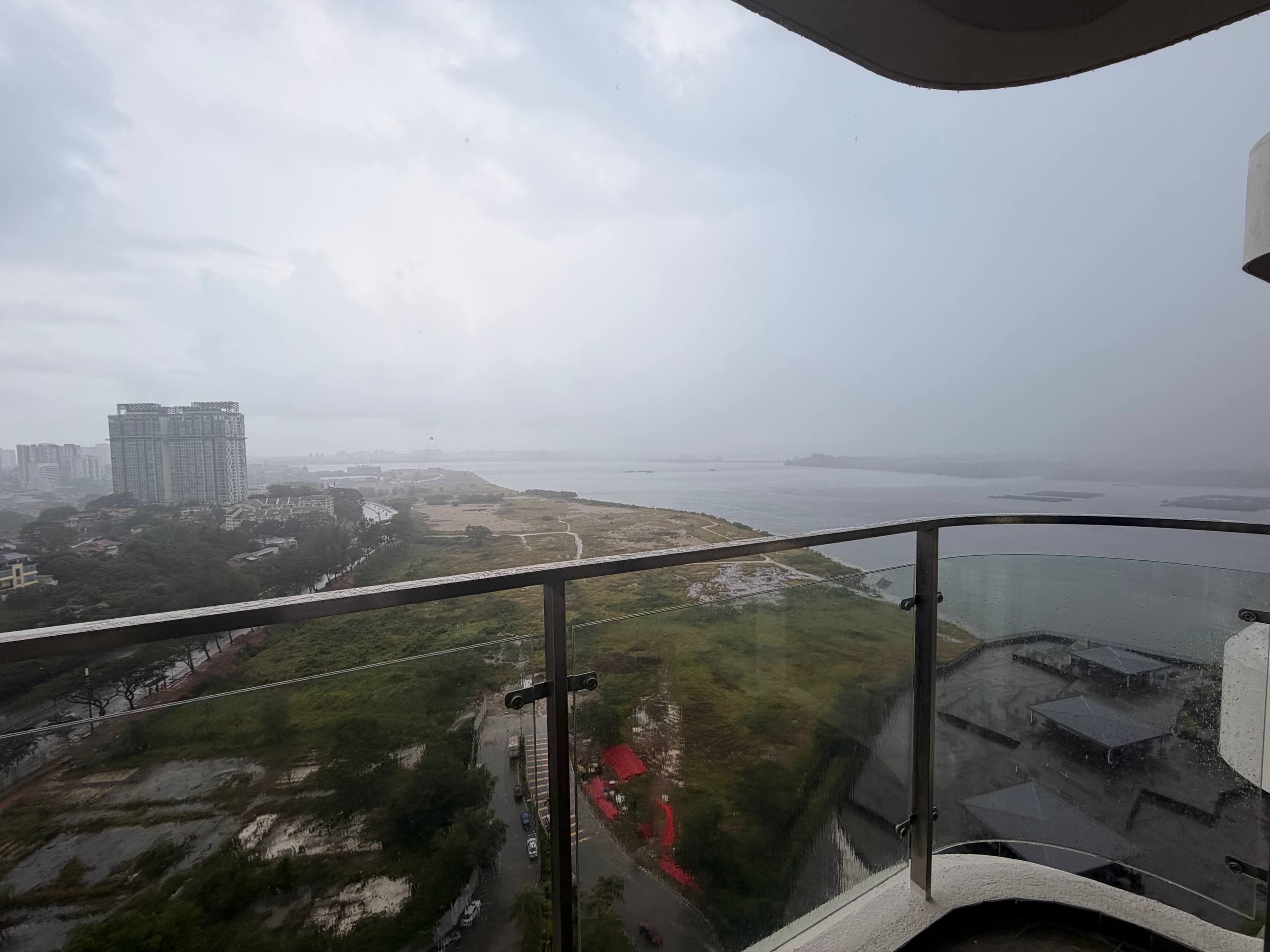 Serviced Apartment Bay Point @ Country Garden Danga Bay 4