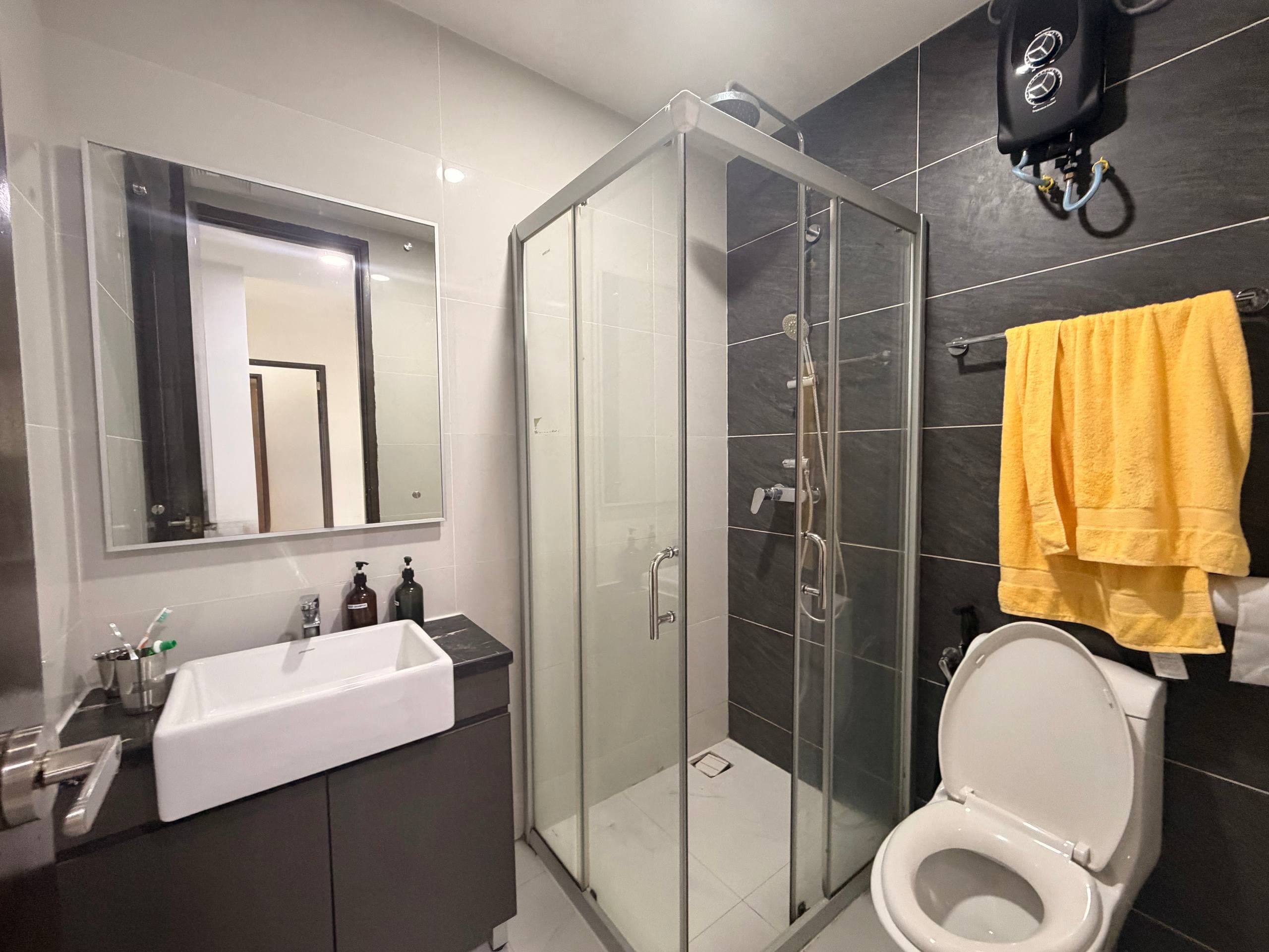 Serviced Apartment Bay Point @ Country Garden Danga Bay 9