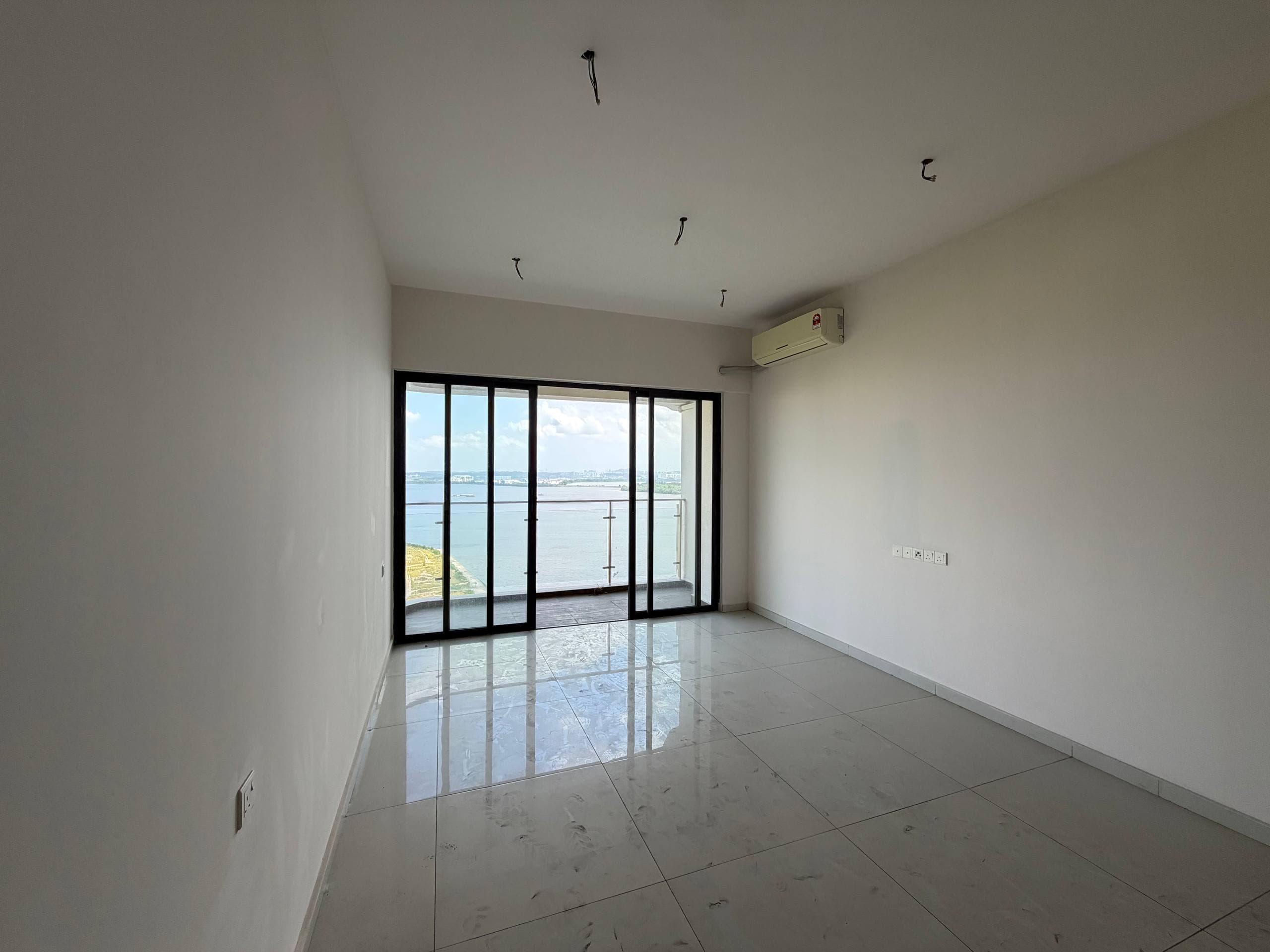 Condo Country Garden Danga Bay – Amberside 3