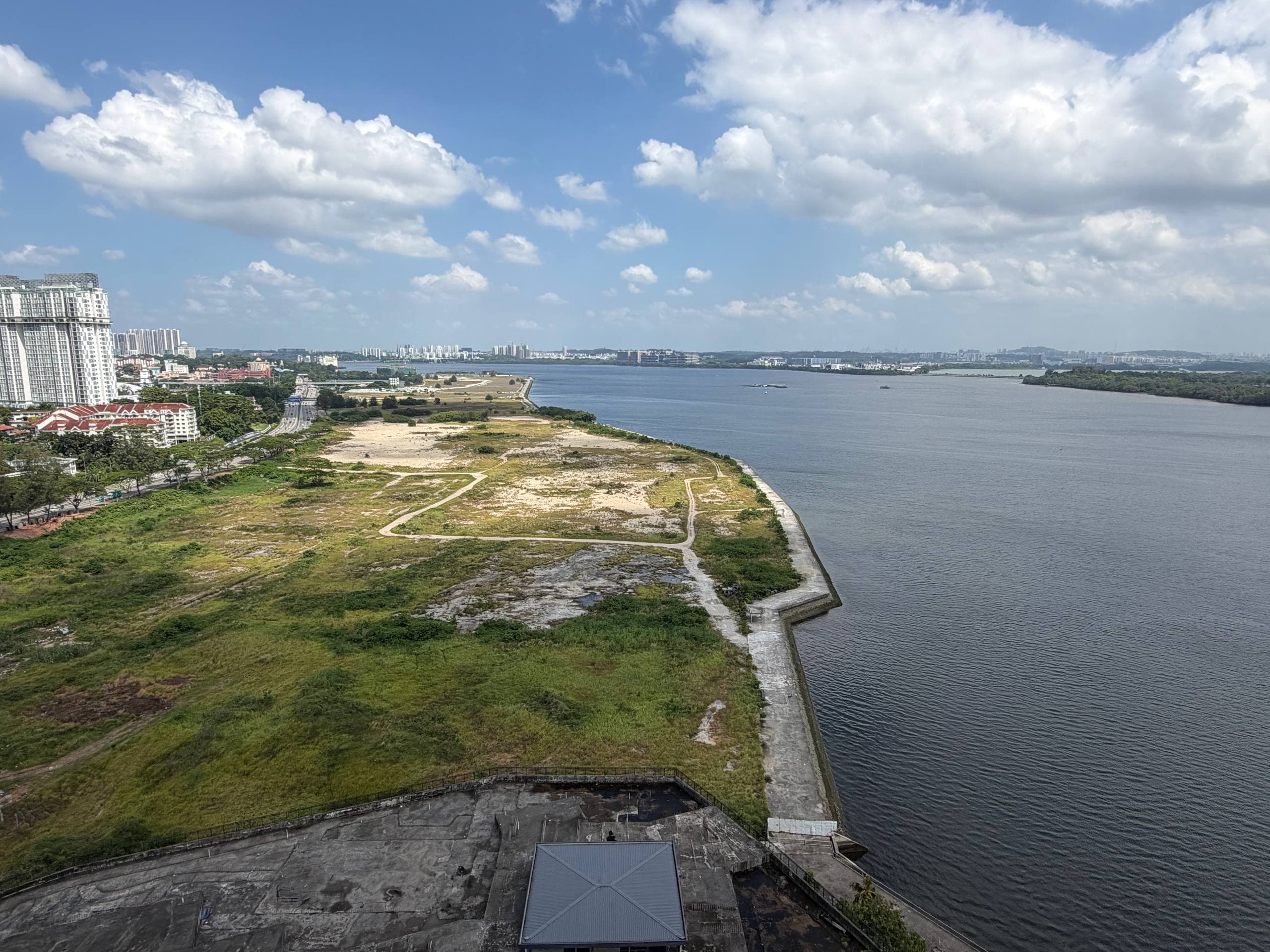 Condo Country Garden Danga Bay – Amberside – photo 1