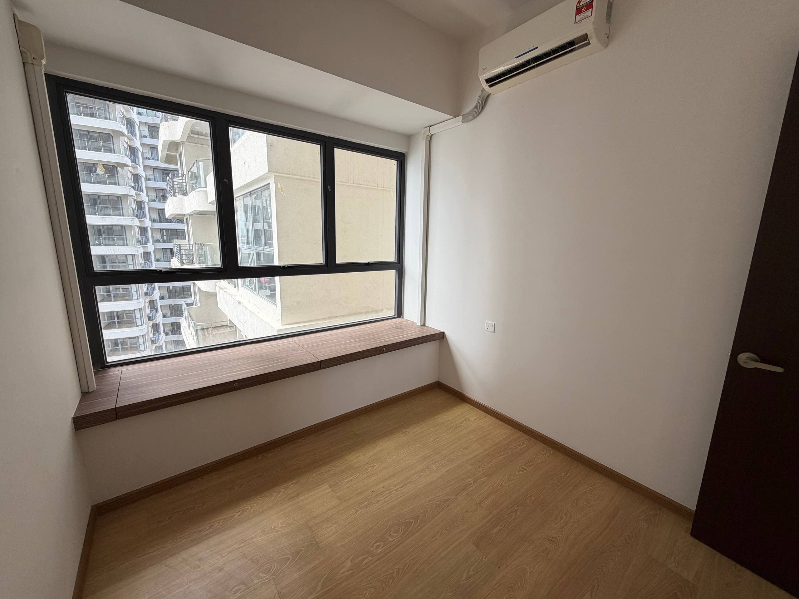 Condo Country Garden Danga Bay – Amberside 6