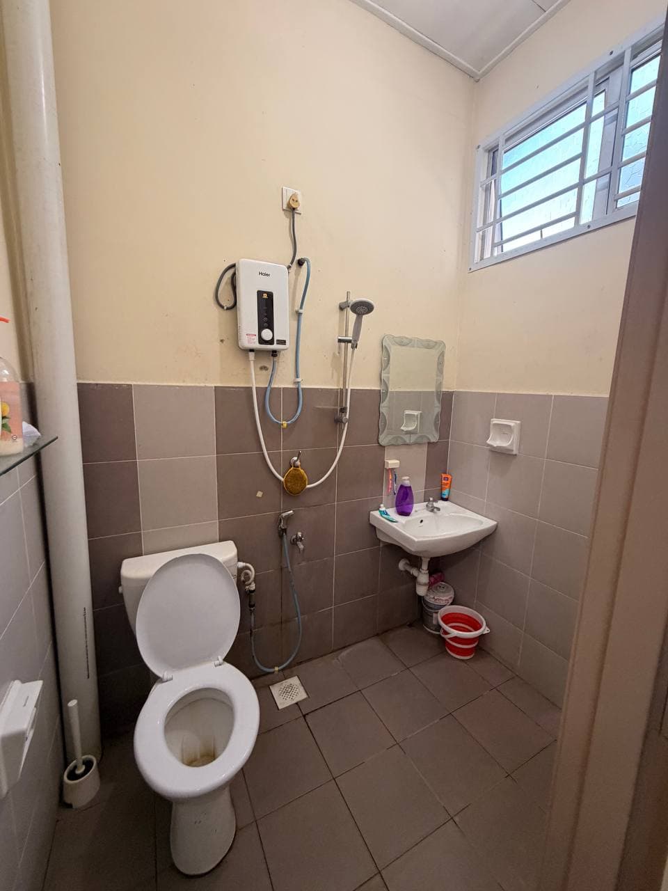 Double Storey Terrace House Jalan Merbau 18