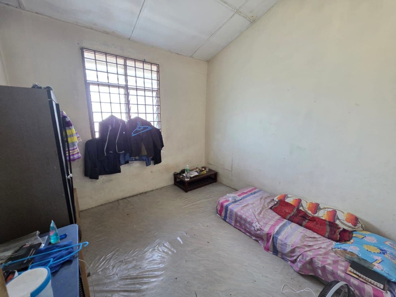 Double Storey Low Cost Pekan Nanas 6