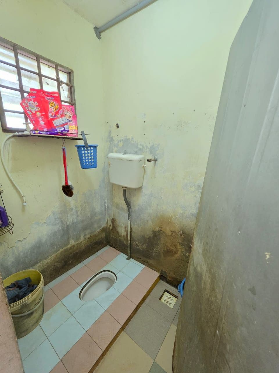 Double Storey Low Cost Pekan Nanas 8