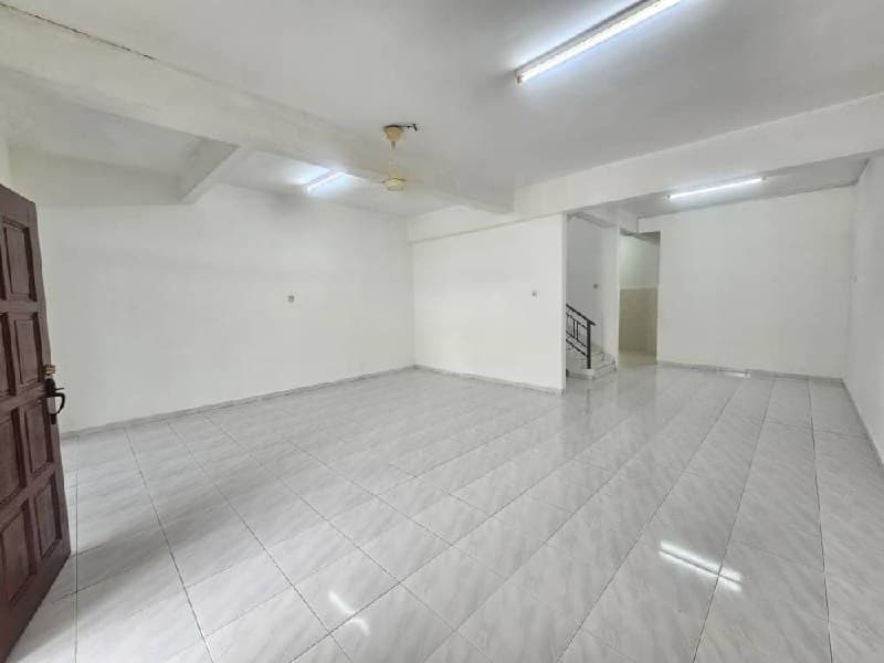 Double Storey Terrace House Pulai Utama 3