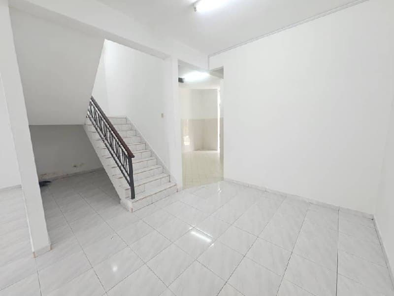 Double Storey Terrace House Pulai Utama 4