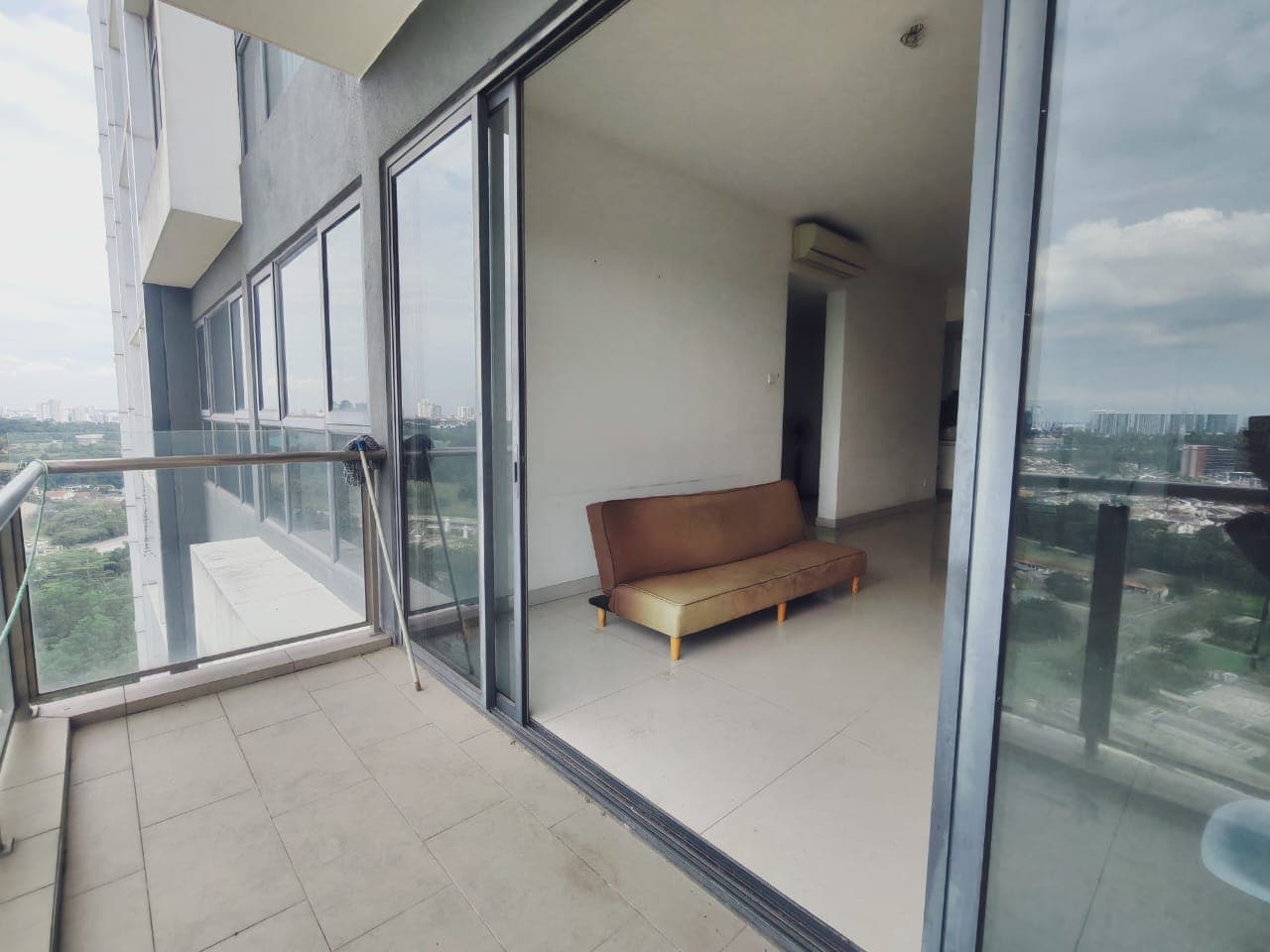 Service Apartment Bora Residence, Danga Bay 5