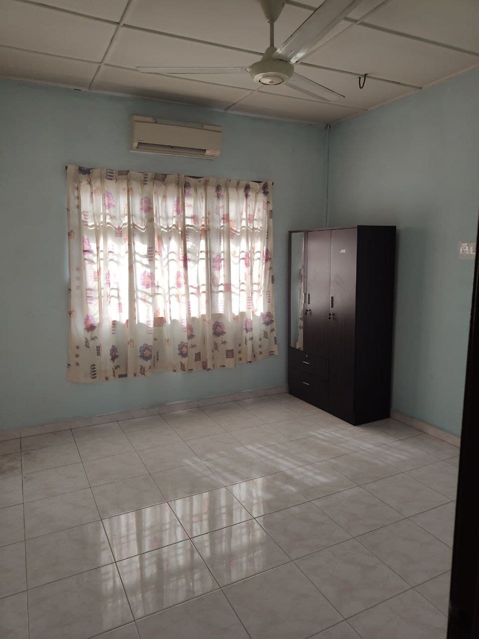Double Storey Terrace Jalan Bunga Ros 3, Taman Kulai Utama 2