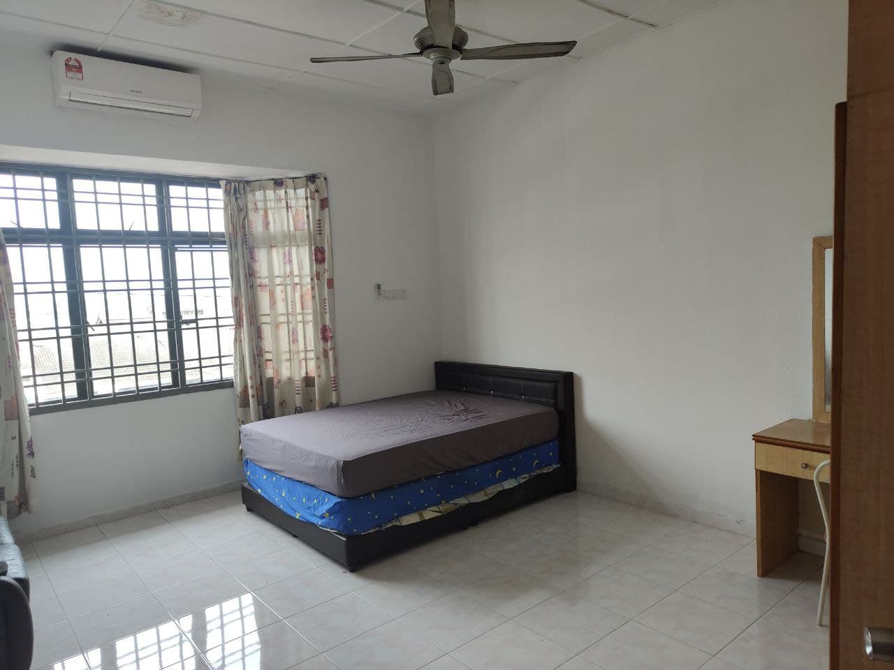 Double Storey Terrace Jalan Bunga Ros 3, Taman Kulai Utama – photo 1