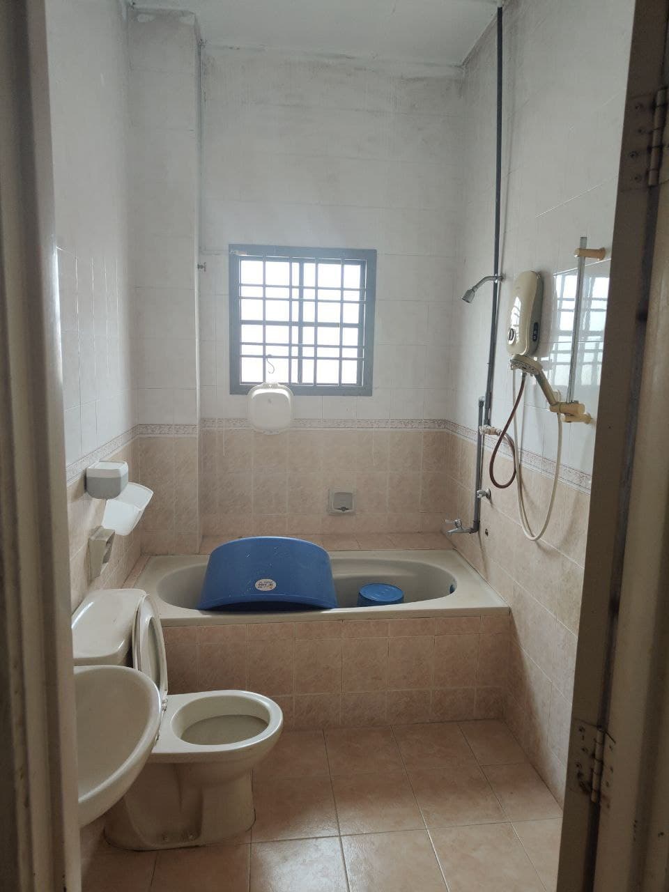 Double Storey Terrace Jalan Bunga Ros 3, Taman Kulai Utama 10