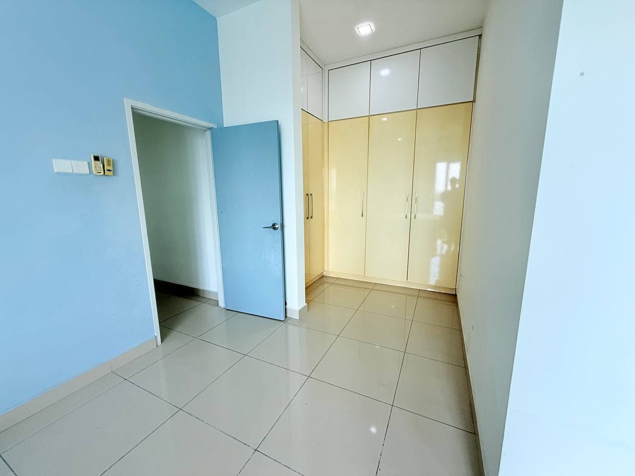 Dual Key Unit Danga Bay 16