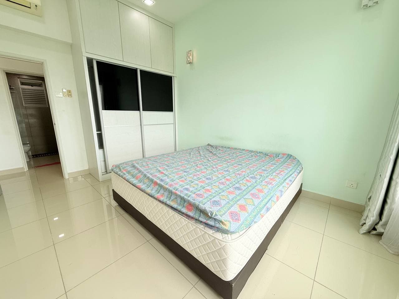 Dual Key Unit Danga Bay 18