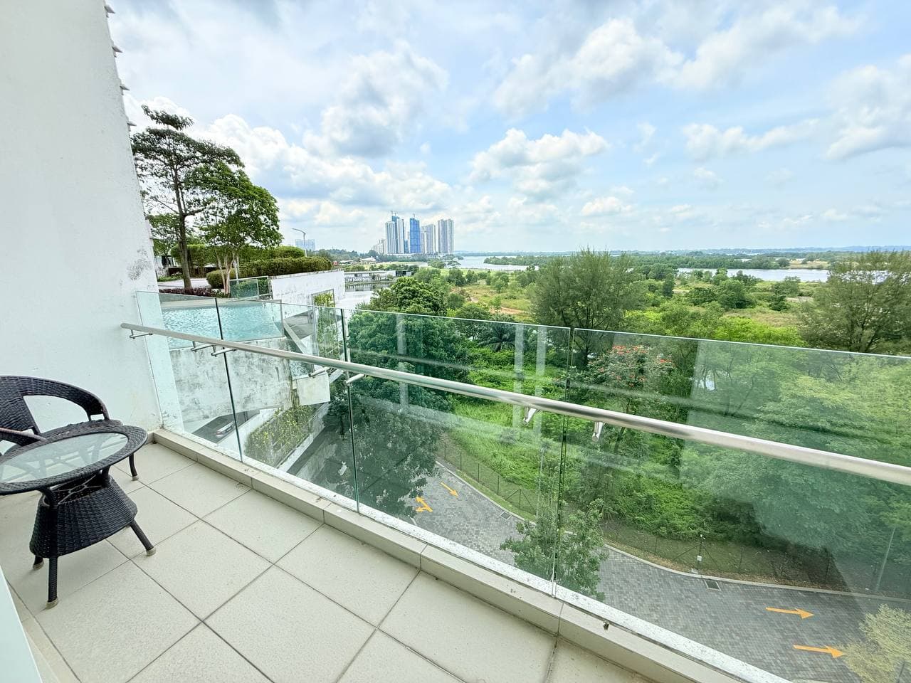 Dual Key Unit Danga Bay 20