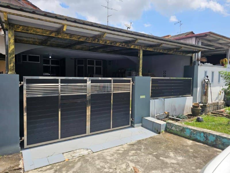 Single storey terrace 22 Jalan Bacang 15