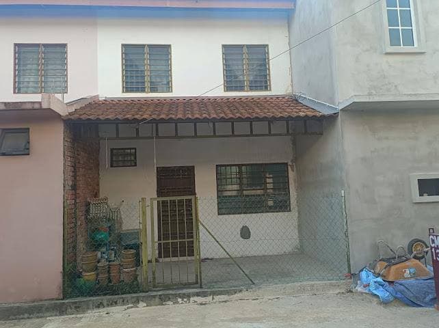 Double Storey House Taman Pulai Indah – photo 1