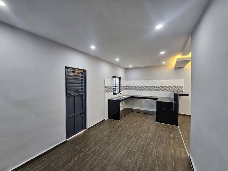 Double Storey Terrace Kulai Kelapa Sawit Scientex 16